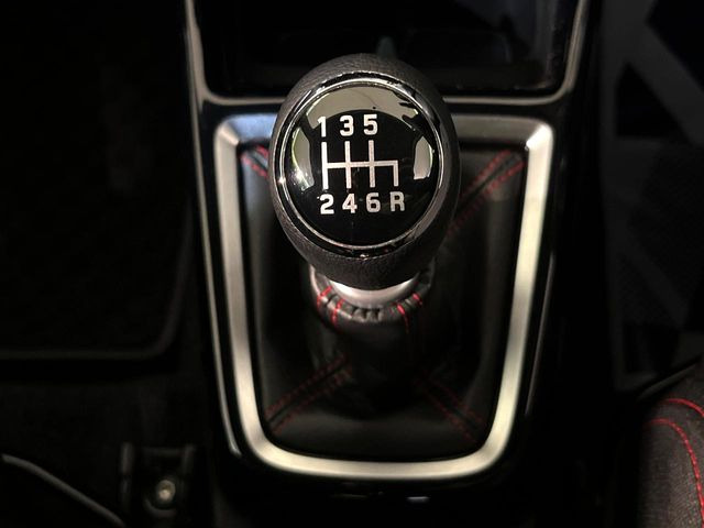 【フロア6速MT】走りの6速MT!!スポーティーな走行をお楽しみいただけます♪