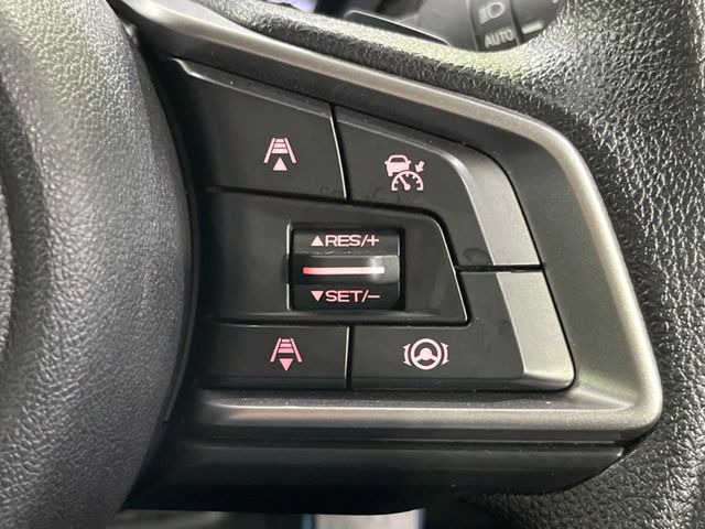 【全車速追従機能付クルーズコントロール】高速道路での長距離走行が楽に!!自動で速度を保つクルーズコントロールが、衝突軽減システムと連携し、前方の車両を感知して車間を保つように速度調節してくれます!!