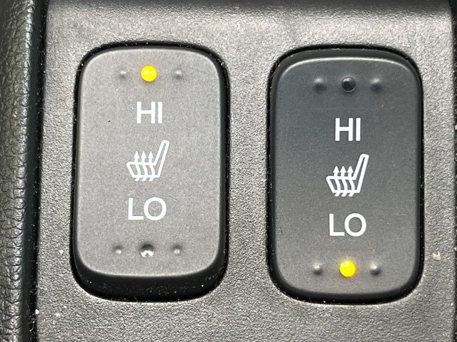 【シートヒーター】寒い日に重宝するシートヒーター!エアコンより早く温まってくれるので寒がりの人も安心ですね♪エアコンの温風は乾燥するから苦手、という方にもをおすすめです。
