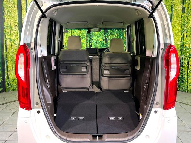 普段のお買い物や通勤、送迎等に十分な荷室スペースを確保しております。セカンドシートを倒すと、大きな荷物の積載も可能です♪