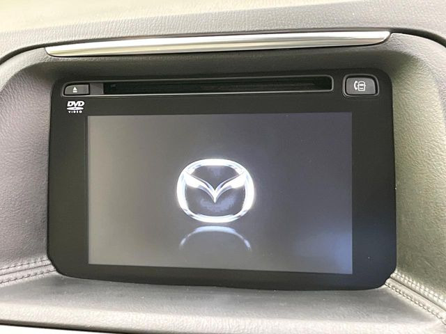 【純正ナビ】人気の純正ナビを装備しております。ナビの使いやすさはもちろん、オーディオ機能も充実!キャンプや旅行はもちろん、通勤や買い物など普段のドライブも楽しくなるはず♪