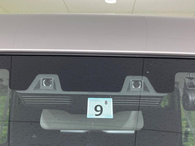 【スマートブレーキサポート】走行中に前方の車両等を認識し、衝突しそうな時は警報とブレーキで衝突回避と被害軽減をアシスト。より安全にドライブをお楽しみいただけます。