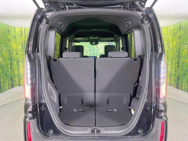普段のお買い物や通勤、送迎等に十分な荷室スペースを確保しております。セカンドシートを倒すと、大きな荷物の積載も可能です♪