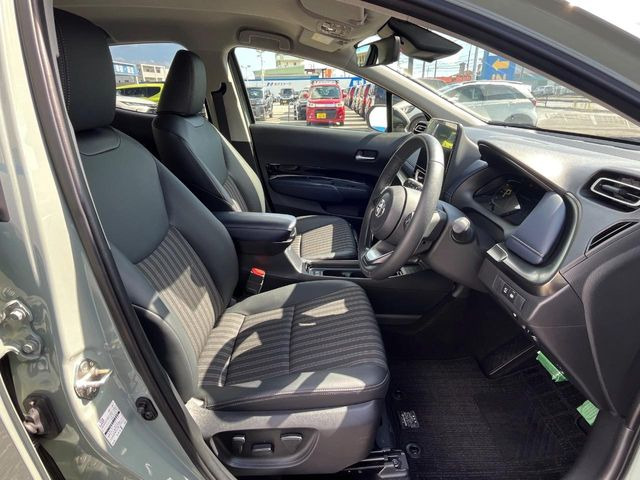 運転席シート廻りは使用感も少なく、良好な状態となっています。丁寧に使われていたことがよくわかりますね。