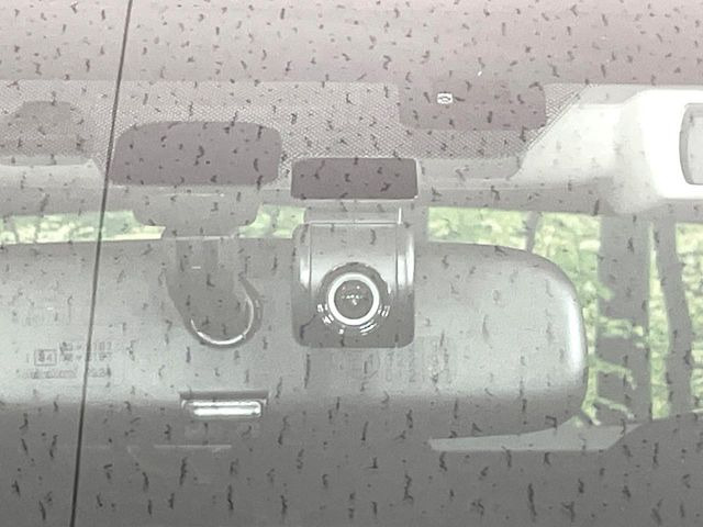 【ドライブレコーダー】ドライブレコーダー装備!走行中はもちろん、あおり運転や事故に遭遇した際、映像で記録し、万一のリスクに備えます。※記録用SDカードはお客様ご自身でご準備いただく必要があります。