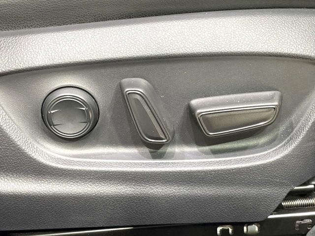 【パワーシート】スイッチ一つで簡単にシートの微調整が可能!電動だから力もいりません!快適なシートポジションにセットして、快適なドライブをお楽しみください。