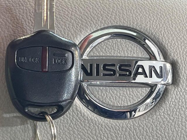 【キーレス】少し離れた場所からでもボタン一つでドアの開錠・施錠ができるのでとっても便利!ドアの鍵穴周りに傷をつけることもありません♪