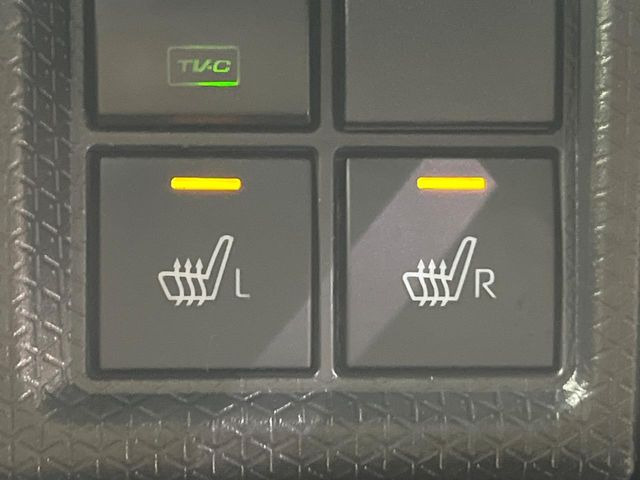【シートヒーター】寒い日に重宝するシートヒーター!エアコンより早く温まってくれるので寒がりの人も安心ですね♪エアコンの温風は乾燥するから苦手、という方にもをおすすめです。