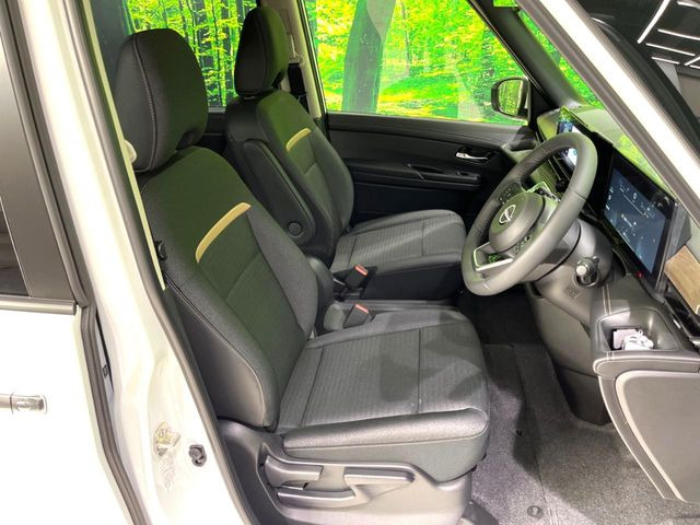 もちろん車内はキレイです♪よりクリーンな状態をキープしたいお客様には『ナノゾーンコート』がおすすめ!新型コロナウイルス対策や、除菌・消臭に効果を発揮し多くの方にご好評いただいております。