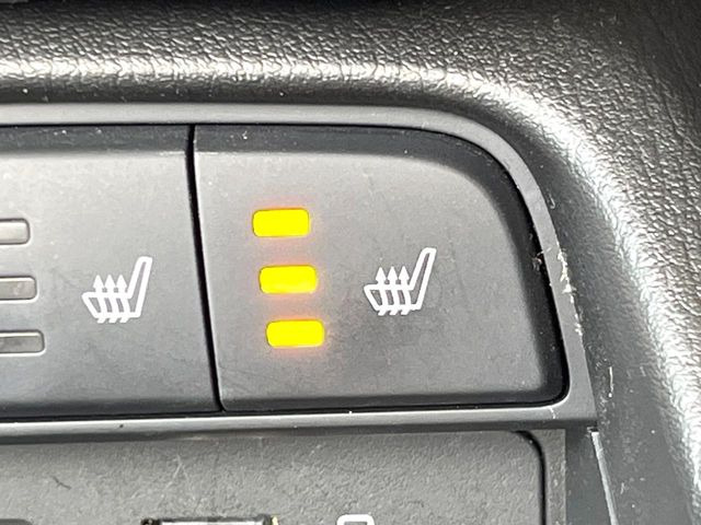 【シートヒーター】寒い日に重宝するシートヒーター!エアコンより早く温まってくれるので寒がりの人も安心ですね♪エアコンの温風は乾燥するから苦手、という方にもをおすすめです。