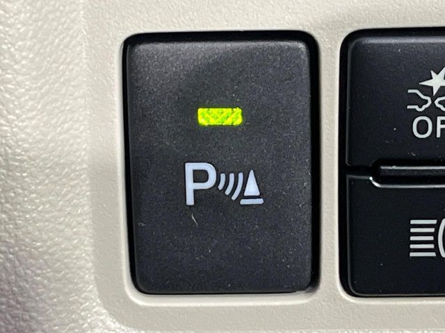 【クリアランスソナー】バンパーに付いたセンサーが障害物を検知!一定の距離に近づくとアラートで教えてくれます♪狭い駐車スペースや車庫入れ時も安心ですね☆
