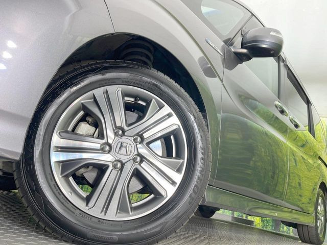 �y�����A���~�z�C�[���z�O�ςɃ}�b�`���������A���~�z�C�[���𑕒����Ă���܂��B�e��ЊO�A���~�z�C�[����A�X�^�b�h���X�^�C�����戵�����Ă���܂��B���񂲑��k����������