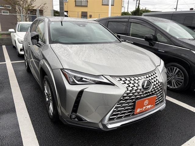 UX(レクサス) 250h グレイスフル エクスプローラー　禁煙車 ワンオーナー 中古車画像