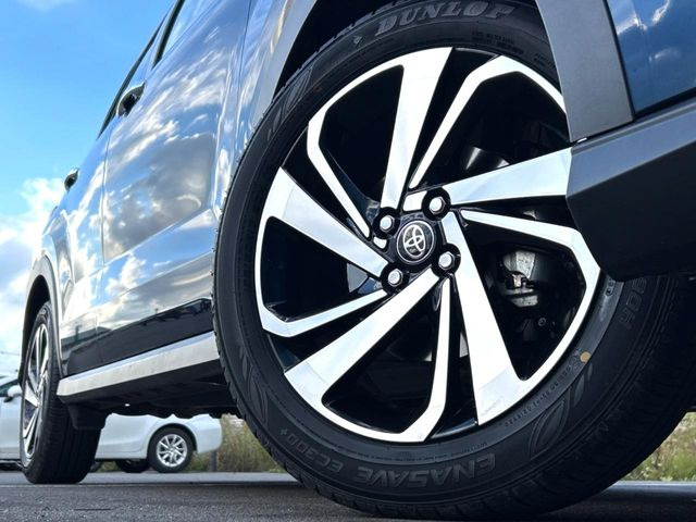 �y����17�C���`�A���~�z�C�[���z�O�ςɃ}�b�`���������A���~�z�C�[���𑕒����Ă���܂��B�e��ЊO�A���~�z�C�[����A�X�^�b�h���X�^�C�����戵�����Ă���܂��B���񂲑��k����������