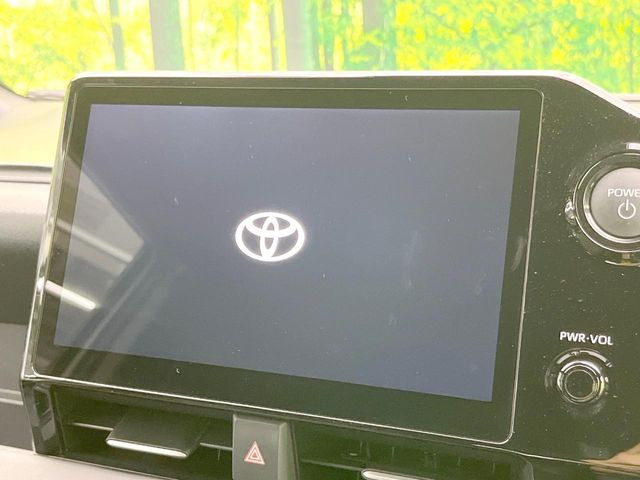 【10.5インチナビ】高級感とインパクトのある大画面ナビを装備。各種オーディオ操作はもちろん、スマホ連携もできる利便性の高いナビです♪