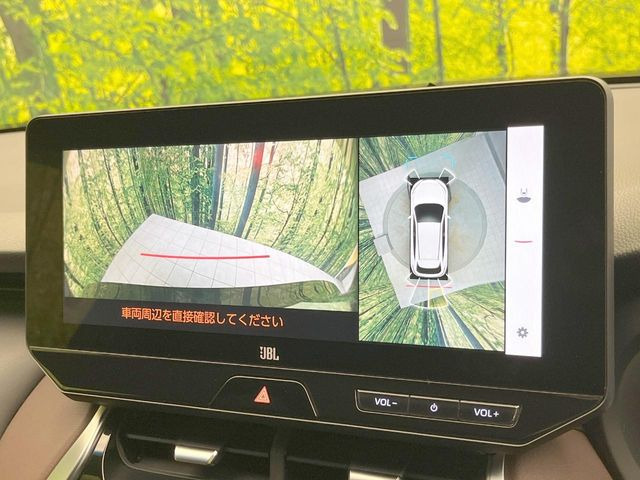 【パノラミックビューモニター】専用のカメラにより、上から見下ろしたような視点で360度クルマの周囲を確認することができます☆死角部分も確認しやすく、狭い場所での切り返しや駐車もスムーズに行えます。