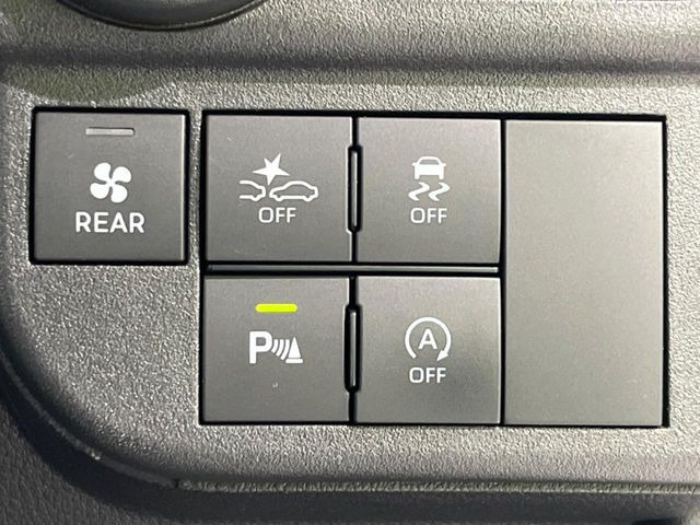 【スマートアシスト】走行中に前方の車両等を認識し、衝突しそうな時は警報とブレーキで衝突回避と被害軽減をアシスト。より安全にドライブをお楽しみいただけます。