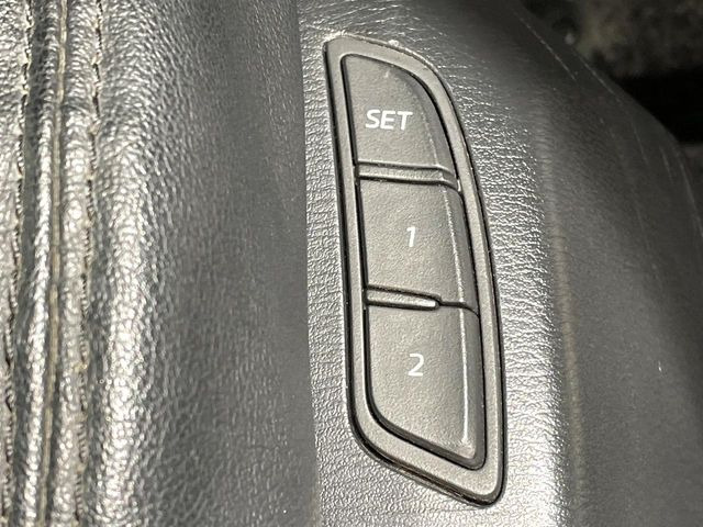 【メモリー機能付きパワーシート】ドライバーごとに設定したシート位置を記憶して、ボタン一つで切り替えできる便利な機能!運転する方が複数名いらっしゃるご家庭におすすめです♪