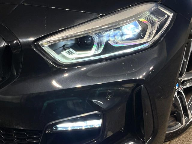 ●LEDヘッドライト:夜間走行時も良好な視界を確保し安心して運転できる高輝度LEDヘッドライトを装備!点灯速度が早く、消費電力も抑えられています。