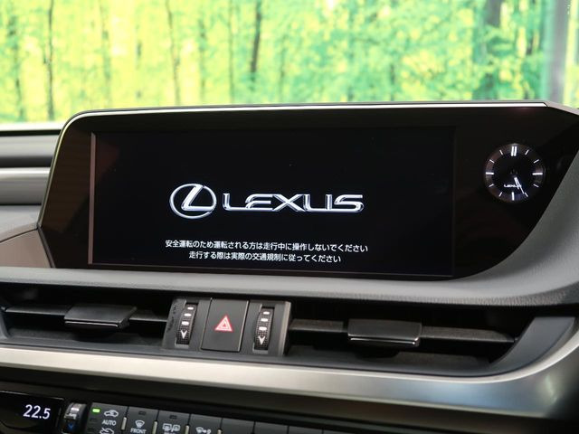 【12.3インチワイドナビ】高級感とインパクトのある大型ワイドナビを装備。各種オーディオ操作はもちろん、横長ワイド画面でのマップ2分割表示など、利便性も高いナビです♪