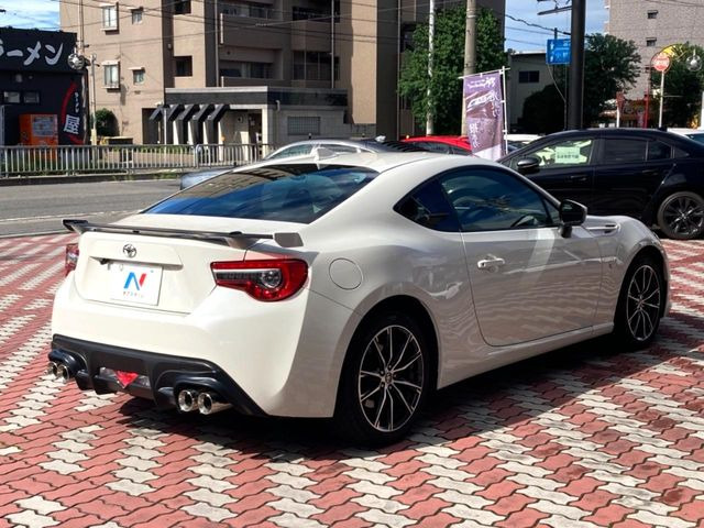 ☆全国のネクステージからお取り寄せが可能※!遠方の店舗に展示してあるクルマが気になる場合も、最寄りの店舗でご覧いただくことが可能です!是非私たちに要望をお聞かせください!※別途費用