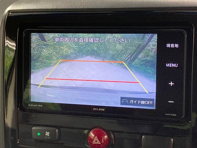 【バックカメラ】駐車時に後方がリアルタイム映像で確認できます。大型商業施設や立体駐車場での駐車時や、夜間のバック時に大活躍!運転スキルに関わらず、今や必須となった装備のひとつです!