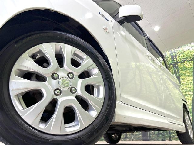 �y����15�C���`�A���~�z�C�[���z�O�ςɃ}�b�`���������A���~�z�C�[���𑕒����Ă���܂��B�e��ЊO�A���~�z�C�[����A�X�^�b�h���X�^�C�����戵�����Ă���܂��B���񂲑��k����������