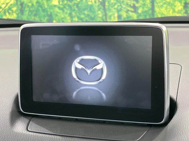 【メーカー純正ナビ】インテリアに溶け込むスタイリッシュな「専用設計」メーカーナビを装備♪視認性や操作性など基本性能にも優れ、より上質なカーライフをお楽しみいただけます。