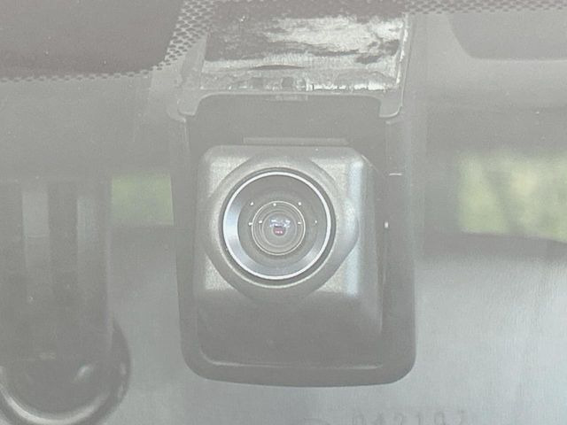【ドライブレコーダー】ドライブレコーダー装備!走行中はもちろん、あおり運転や事故に遭遇した際、映像で記録し、万一のリスクに備えます。※記録用SDカードはお客様ご自身でご準備いただく必要があります。