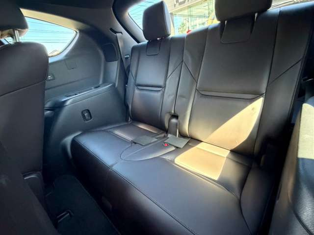 自社板金工場・陸運局指定整備工場も完備しております。納車時の点検・整備にもご安心下さい☆