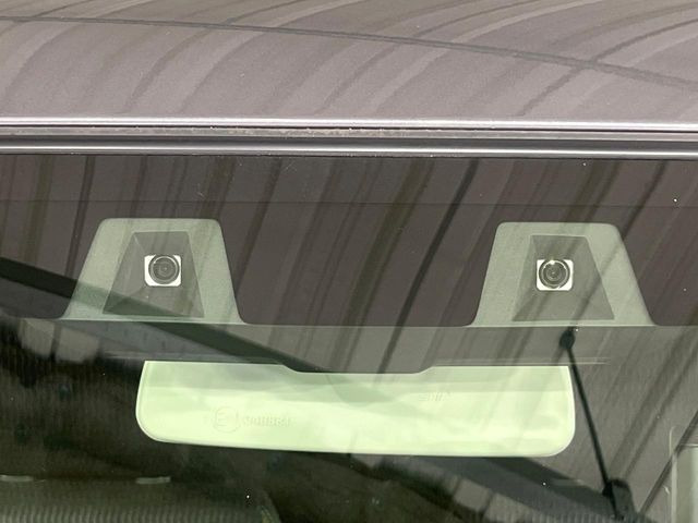 【スズキ セーフティサポート】走行中に前方の車両等を認識し、衝突しそうな時は警報とブレーキで衝突回避と被害軽減をアシスト。より安全にドライブをお楽しみいただけます。