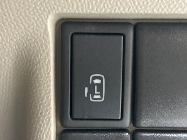 【パワースライドドア】スマートキーや運転席のスイッチでスライドドアの開閉が可能♪電動だから力を入れてドアを開ける必要が無く、小さいお子様でも、重い荷物を持っている時もラクに開け閉めできます♪