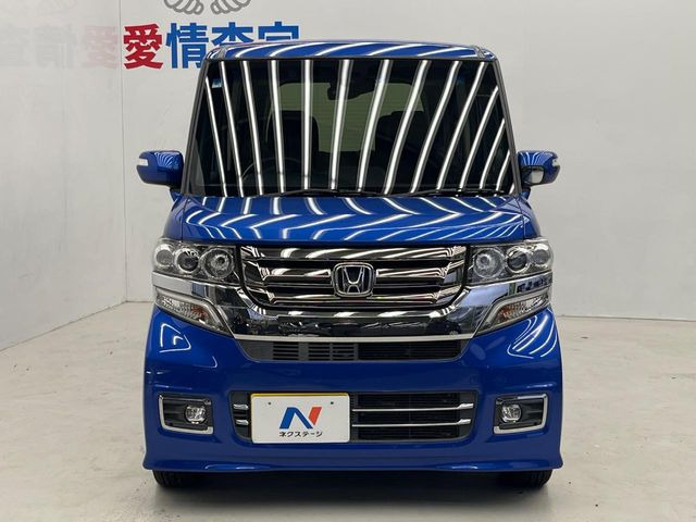 弊社では、全車『修復歴なし』のお車のみ取り扱っております。専任バイヤーによる厳選した仕入れの後、入庫後の車両チェックを行い、ネクステージが認定した高品質な中古車をご提供しております。