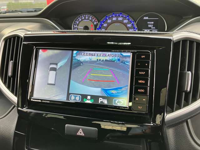 ★全方位カメラ★4個のカメラから得た画像を車両上方から見下ろしたような映像で表示することで、車と路面の駐車枠の関係を一目で確認できます★