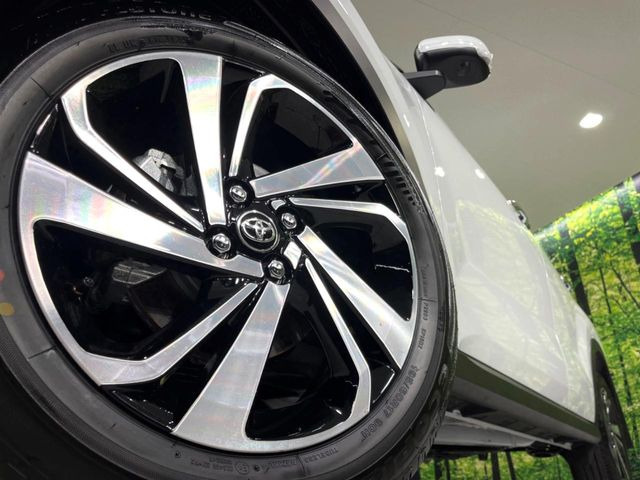 �y����17�C���`�A���~�z�C�[���z�O�ςɃ}�b�`���������A���~�z�C�[���𑕒����Ă���܂��B�e��ЊO�A���~�z�C�[����A�X�^�b�h���X�^�C�����戵�����Ă���܂��B���񂲑��k����������