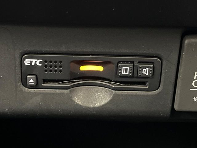 【ETC】高速道路の料金所をストレスなく通過!話題のスポットやサービスエリアに多い「スマートIC」利用時は必須のアイテムです。当店でセットアップを実施、ご納車当日からすぐにご利用いただけます!