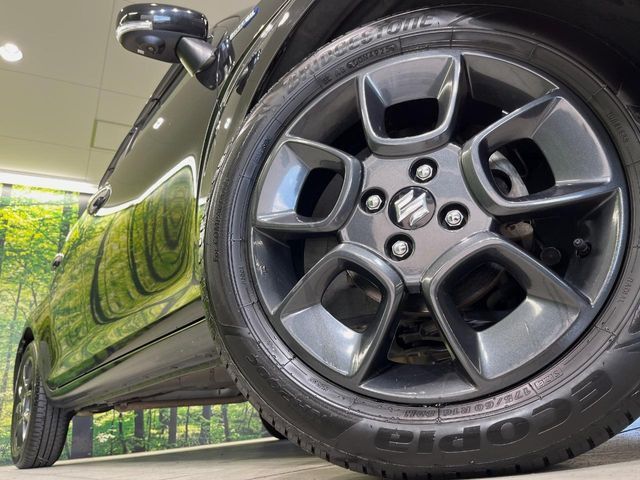 �y����16�C���`�A���~�z�C�[���z�O�ςɃ}�b�`���������A���~�z�C�[���𑕒����Ă���܂��B�e��ЊO�A���~�z�C�[����A�X�^�b�h���X�^�C�����戵�����Ă���܂��B���񂲑��k����������