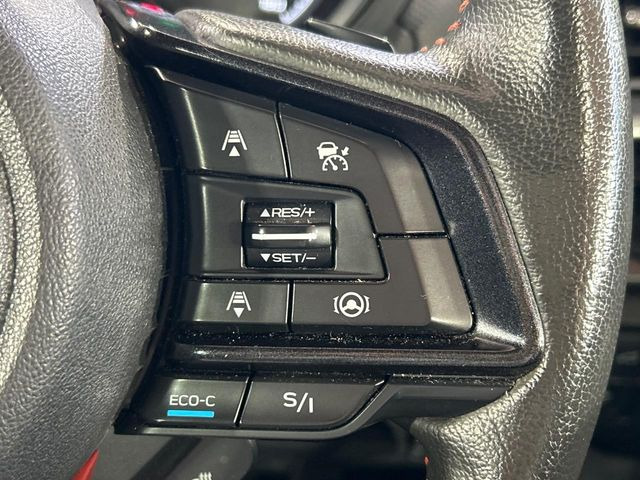 【全車速追従機能付クルーズコントロール】高速道路での長距離走行が楽に!!自動で速度を保つクルーズコントロールが、衝突軽減システムと連携し、前方の車両を感知して車間を保つように速度調節してくれます!!