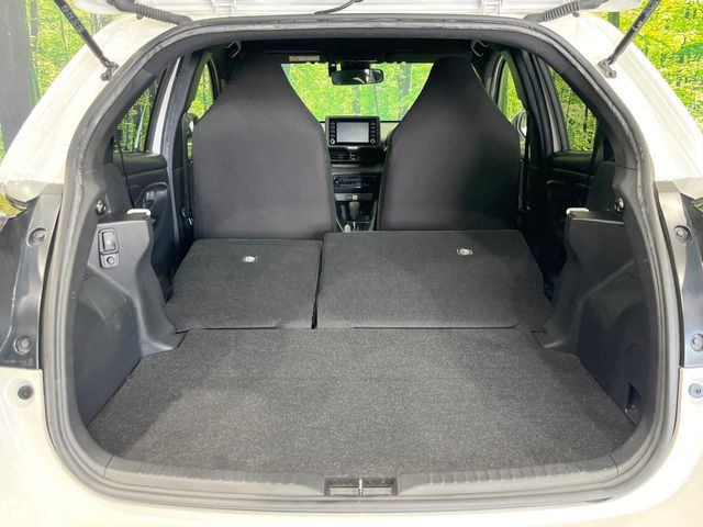 普段のお買い物や通勤、送迎等に十分な荷室スペースを確保しております。セカンドシートを倒すと、大きな荷物の積載も可能です♪