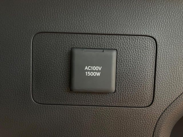 【1500Wアクセサリーコンセント】消費電力1500Wまでの家電が使えます。キャンプやスポーツ・アウトドアでのアクティビティはもちろん、災害・停電の際に大活躍♪