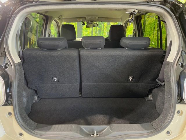 普段のお買い物や通勤、送迎等に十分な荷室スペースを確保しております。セカンドシートを倒すと、大きな荷物の積載も可能です♪