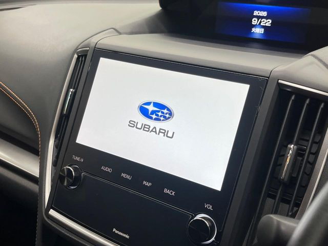 【純正8型ナビ】人気の純正ナビを装備。オーディオ機能も充実しており、Bluetooth接続すればお持ちのスマホやMP3プレイヤーの音楽を再生可能!毎日の運転がさらに楽しくなります