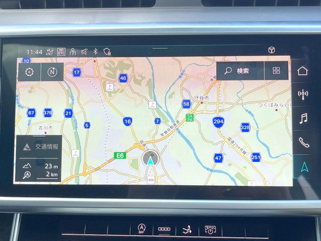 ●アウディ純正ナビ:一体感のあるナビは、高級感ある車内を演出してくれます。オーディオ機能も充実しておりますので、運転もより楽しめます♪