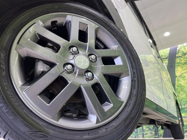�y����15�C���`�A���~�z�C�[���z�O�ςɃ}�b�`���������A���~�z�C�[���𑕒����Ă���܂��B�e��ЊO�A���~�z�C�[����A�X�^�b�h���X�^�C�����戵�����Ă���܂��B���񂲑��k����������