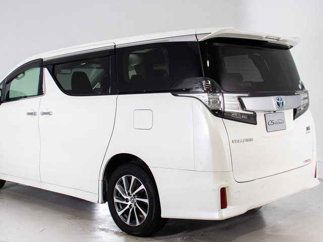 ★展示前点検実施★特殊な機材も用いて、全車点検を実施しております!