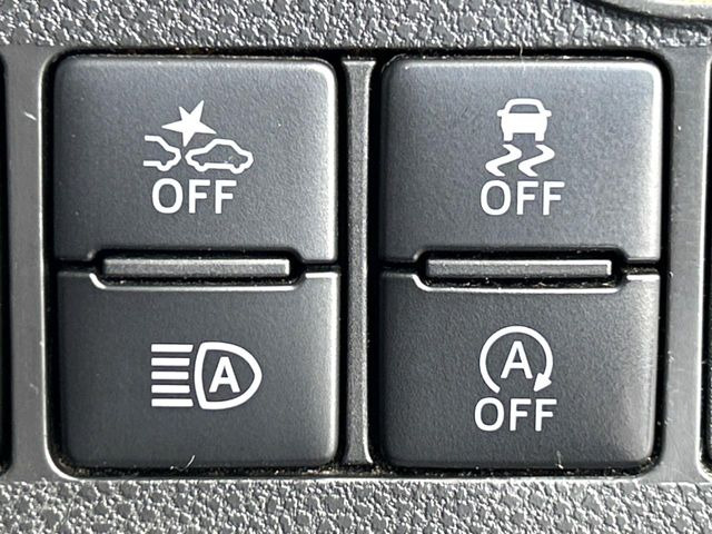 【スマートアシスト】走行中に前方の車両等を認識し、衝突しそうな時は警報とブレーキで衝突回避と被害軽減をアシスト。より安全にドライブをお楽しみいただけます。