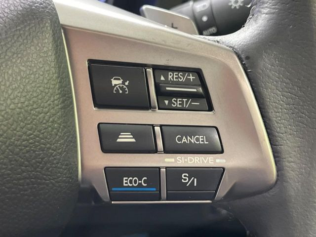 【全車速追従機能付クルーズコントロール】高速道路での長距離走行が楽に!!自動で速度を保つクルーズコントロールが、衝突軽減システムと連携し、前方の車両を感知して車間を保つように速度調節してくれます!!