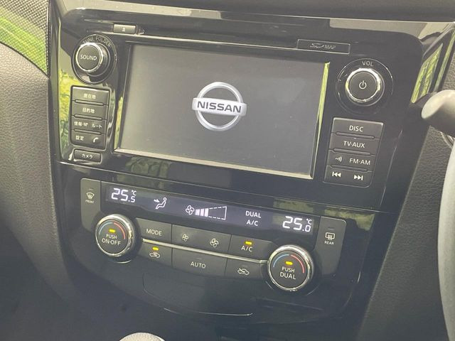 【メーカー純正ナビ】インテリアに溶け込むスタイリッシュな「専用設計」メーカーナビを装備♪視認性や操作性など基本性能にも優れよりカーライフをお楽しみいただけます