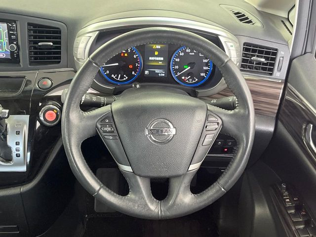 �y�X�e�A�����O�X�C�b�`�z�^�]���A�O������ڐ������炷���ƂȂ��A�I�[�f�B�I���̑��삪�\�ȕ֗��@�\!���S&���K�ȃh���C�u�����o���Ă���܂���