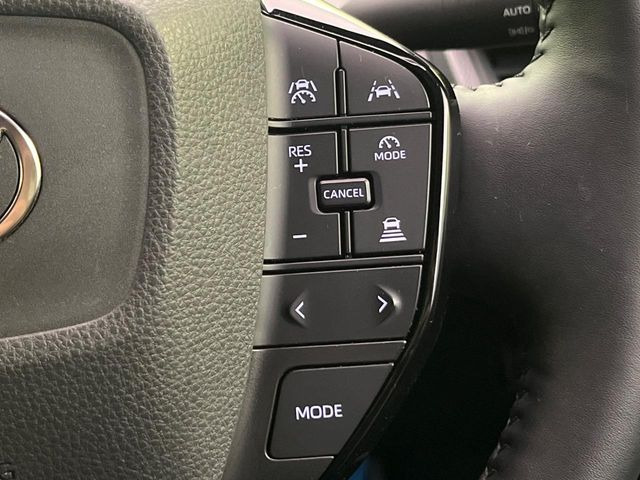 【レーダークルーズコントロール】高速道路での長距離走行が楽に!!自動で速度を保つクルーズコントロールが、衝突軽減システムと連携し、前方の車両を感知して車間を保つように速度調節してくれます!!